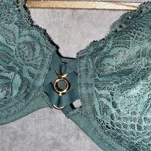 5/$25 Auden unlined balconette underwire bra, green with gold tone accents, 36C - Picture 4 of 7